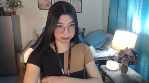 Ashley Kate Mateo Gray online show from 13, 2, 2025