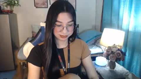 Ashley Kate Mateo Gray online show from 21, 2, 2025