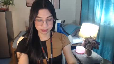 Ashley Kate Mateo Gray online show from 24, 2, 2025