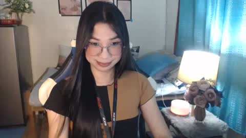 Ashley Kate Mateo Gray online show from 27, 2, 2025