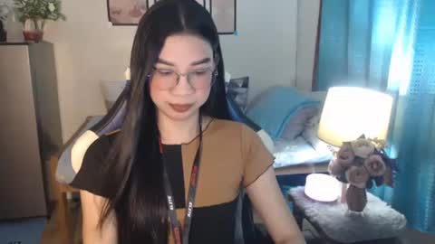 Ashley Kate Mateo Gray online show from 28, 2, 2025