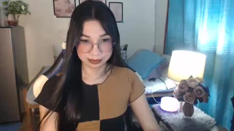 Ashley Kate Mateo Gray online show from 8, 3, 2025