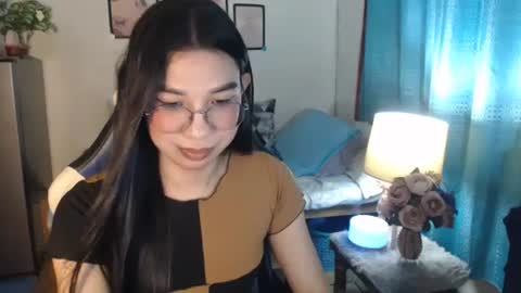 Ashley Kate Mateo Gray online show from 8, 3, 2025