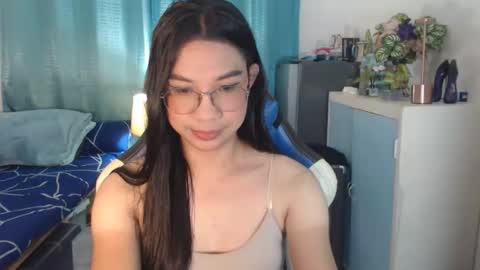 Ashley Kate Mateo Gray online show from 5, 10, 2025
