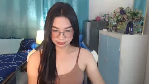 Ashley Kate Mateo Gray online show from 27, 10, 2025