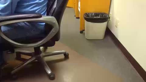 Snapshot of useemie chatting on 13, 10, 2025 useemie online show from 13, 10, 2025