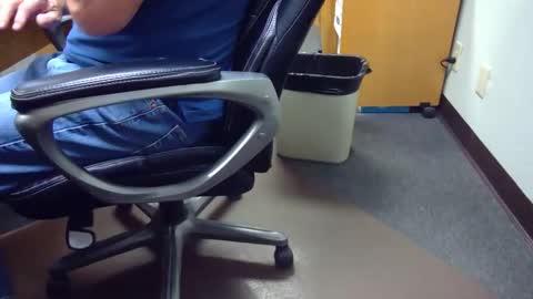 Snapshot of useemie chatting on 21, 10, 2025 useemie online show from 21, 10, 2025