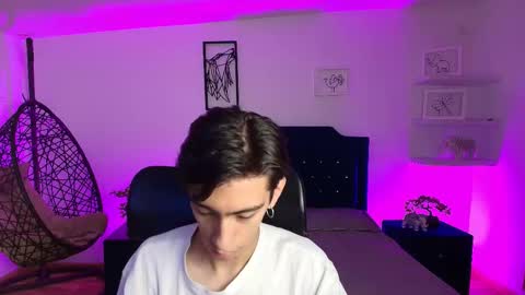 UYUKIE online show from 18, 9, 2025