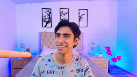 UYUKIE online show from 4, 10, 2025