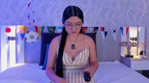 Snapshot of vaalentina_lux chatting on 7, 7, 2026 Vaalentina Lux online show from 7, 7, 2026