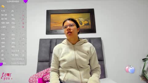 Vahiolet smith online show from 17, 4, 2026