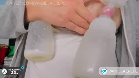 Snapshot of vainillacrepe chatting on 15, 12, 2025 Im Mila my onlyfans is vainillacrepe online show from 15, 12, 2025