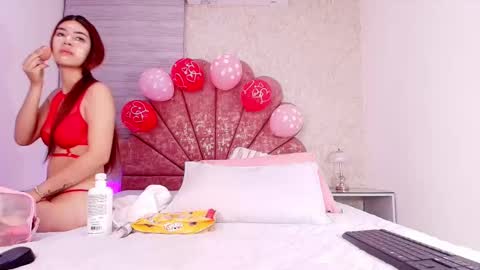 Snapshot of vaiolet_colls chatting on 10, 2, 2026 Vaiolet colls online show from 10, 2, 2026