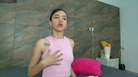 Snapshot of vaiolett_smith chatting on 26, 2, 2025 V A I O L E T T S M I T H online show from 26, 2, 2025