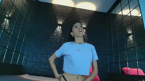 Snapshot of vaiolett_smith chatting on 27, 2, 2025 V A I O L E T T S M I T H online show from 27, 2, 2025