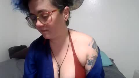 Snapshot of valarieak chatting on 9, 10, 2025 valarieak online show from 9, 10, 2025