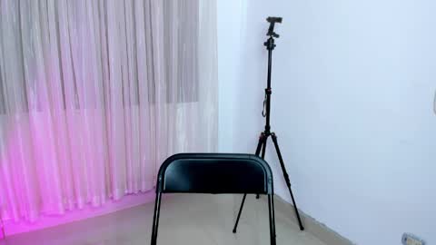 HI IM NEW online show from 11, 4, 2026