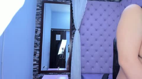 Snapshot of valen_lopeez chatting on 6, 2, 2026 valen lopeez online show from 6, 2, 2026