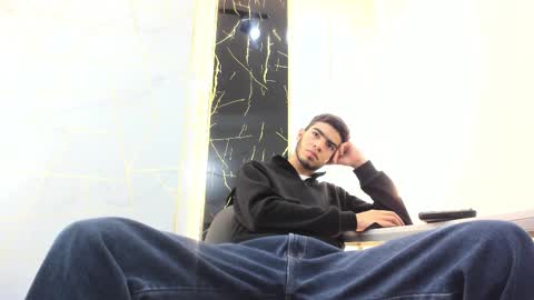 VALENTIN  online show from 25, 3, 2026