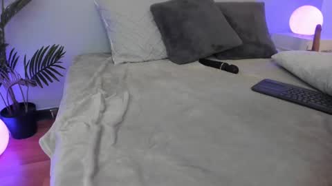 VALENTINA  online show from 12, 3, 2025