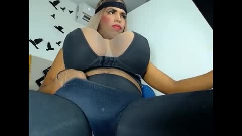 valentinabigcock23 online show from 6, 3, 2025