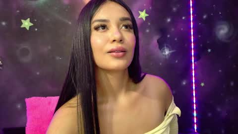 valentinarojass_ online show from 25, 5, 2026