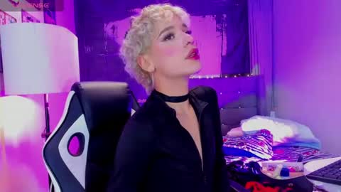 valentinee_xo online show from 16, 7, 2026