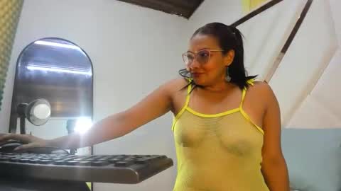 Snapshot of valeria_gil_ chatting on 28, 5, 2026 valeria_gil_ online show from 28, 5, 2026