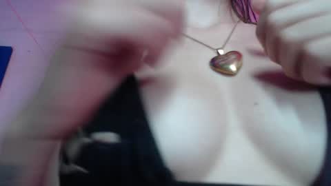   online show from 25, 12, 2024