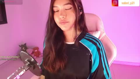 Snapshot of valeribell1 chatting on 4, 7, 2026 Valeri online show from 4, 7, 2026