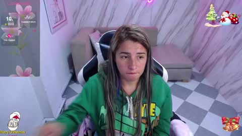 Snapshot of valerie_b chatting on 11, 12, 2024 valerie_b online show from 11, 12, 2024