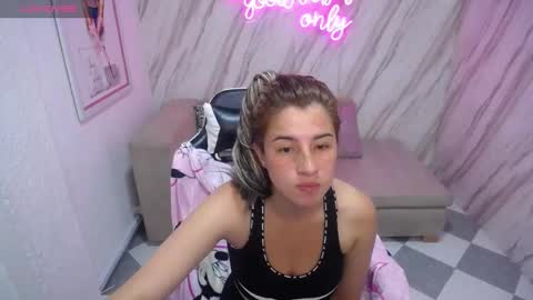 Snapshot of valerie_b chatting on 13, 12, 2024 valerie_b online show from 13, 12, 2024