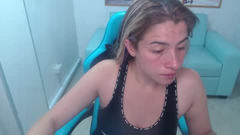 Snapshot of valerie_b chatting on 17, 12, 2024 valerie_b online show from 17, 12, 2024