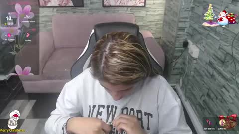 Snapshot of valerie_b chatting on 20, 12, 2024 valerie_b online show from 20, 12, 2024