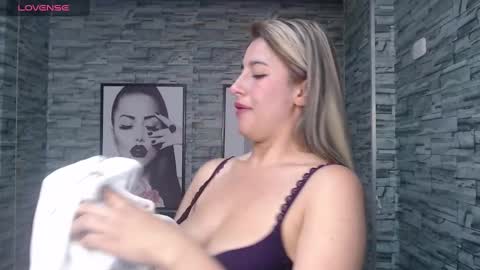 Snapshot of valerie_b chatting on 21, 12, 2024 valerie_b online show from 21, 12, 2024