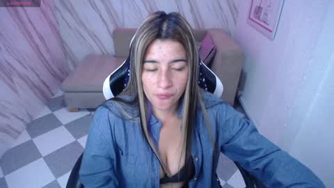 Snapshot of valerie_b chatting on 25, 1, 2025 valerie_b online show from 25, 1, 2025