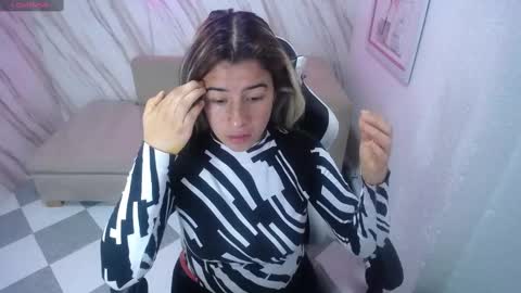 Snapshot of valerie_b chatting on 11, 2, 2025 valerie_b online show from 11, 2, 2025