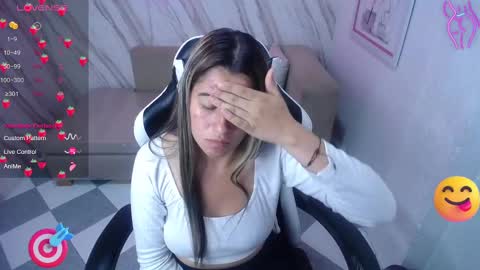 Snapshot of valerie_b chatting on 14, 2, 2025 valerie_b online show from 14, 2, 2025