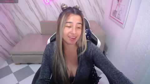 Snapshot of valerie_b chatting on 18, 2, 2025 valerie_b online show from 18, 2, 2025