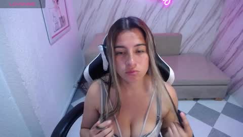 Snapshot of valerie_b chatting on 22, 2, 2025 valerie_b online show from 22, 2, 2025