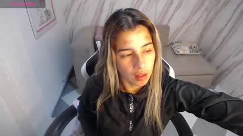 Snapshot of valerie_b chatting on 23, 2, 2025 valerie_b online show from 23, 2, 2025