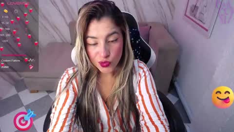 Snapshot of valerie_b chatting on 4, 3, 2025 valerie_b online show from 4, 3, 2025
