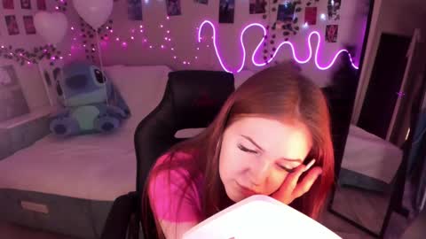 Snapshot of valerie_cutee chatting on 25, 2, 2025 Lera online show from 25, 2, 2025