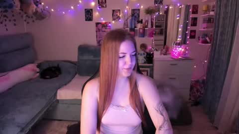 Snapshot of valerie_cutee chatting on 13, 10, 2025 Lera online show from 13, 10, 2025