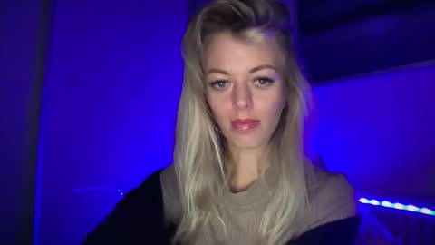 Valerie  online show from 28, 11, 2025