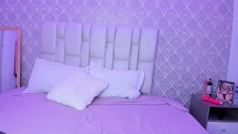 valeriesaint online show from 25, 3, 2026