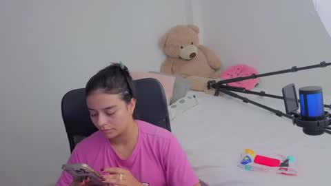 Juli C online show from 10, 4, 2026