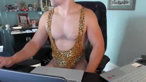 athletic ass muscles underwear smooth cock online show from 3, 11, 2025