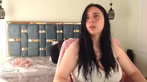 Snapshot of valery_cute_18 chatting on 14, 10, 2025 valery cute 18 online show from 14, 10, 2025