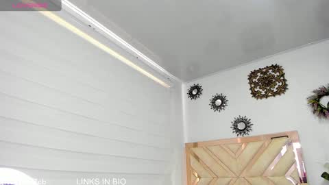 Snapshot of valeryrossee chatting on 8, 1, 2025 VALERIA online show from 8, 1, 2025